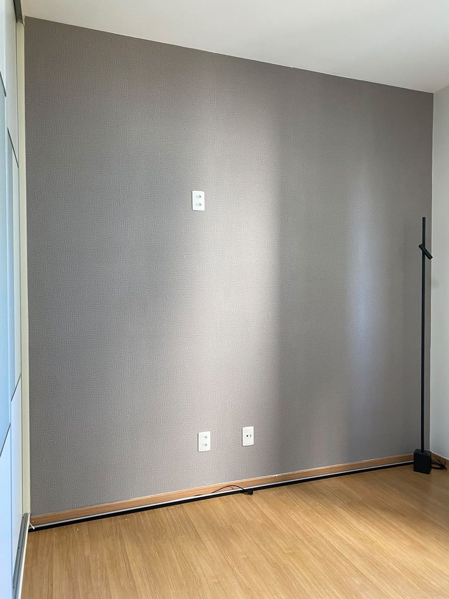 Papel texturizado em parede única — Quarto